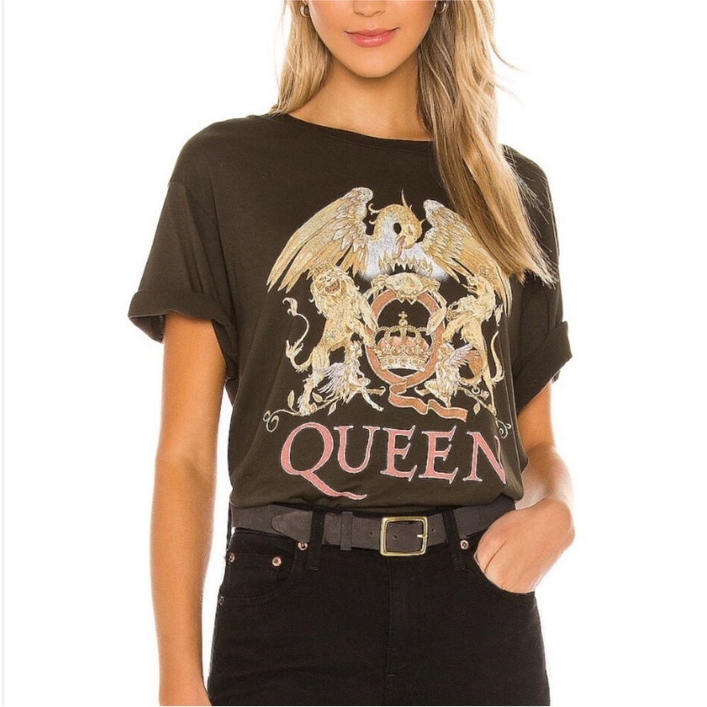 Daydreamer brown Queen Graphic Tee